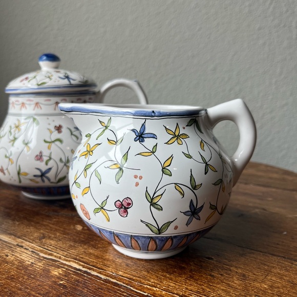 Lis Ceramica Brasil Handpainted Floral Design Tea Set - Picture 3 of 12